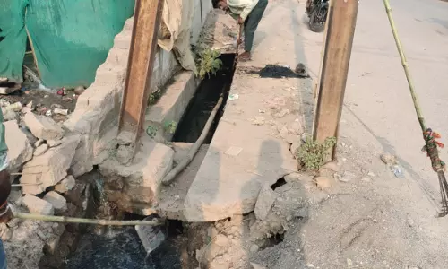 शंकर नगर मुख्य मार्ग सिग्नल के पास जाम सार्वजनिक नाली से कचरा और गन्दगी हटाया गया शंकर नगर मुख्य मार्ग सिग्नल के पास जाम सार्वजनिक नाली से कचरा और गन्दगी हटाया गया