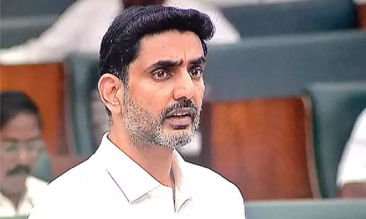 Lokesh ने दावा किया कि पिछली सरकार ने 4,064 करोड़ रुपये बकाया छोड़ दिए हैं Lokesh ने दावा किया कि पिछली सरकार ने 4,064 करोड़ रुपये बकाया छोड़ दिए हैं