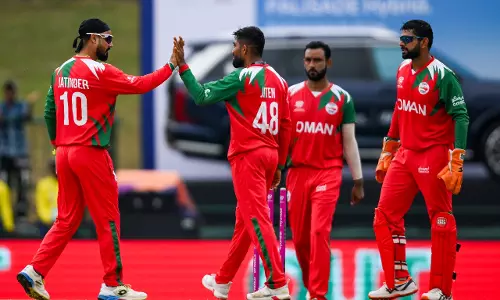 T20 WC: ओमान ने आयरलैंड के खिलाफ अहम मुकाबले में पहले गेंदबाजी चुनी T20 WC: ओमान ने आयरलैंड के खिलाफ अहम मुकाबले में पहले गेंदबाजी चुनी