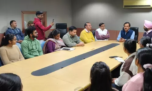 डिजिटल युग में भी रेडियो प्रासंगिक बना हुआ है CDLU VC