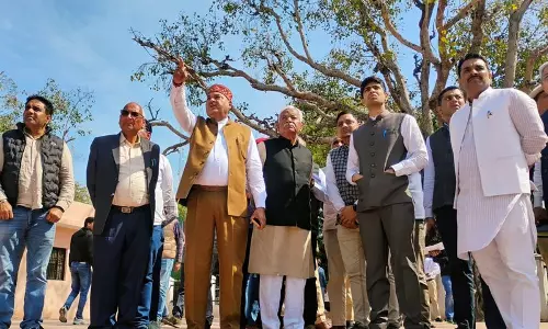 Haryana के विधायकों के पैनल ने रेवाड़ी में प्रदूषण, सफाई प्रोजेक्ट्स का निरीक्षण किया Haryana के विधायकों के पैनल ने रेवाड़ी में प्रदूषण, सफाई प्रोजेक्ट्स का निरीक्षण किया