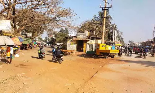 Vijayapura : धूल से परेशान लोग Vijayapura : धूल से परेशान लोग