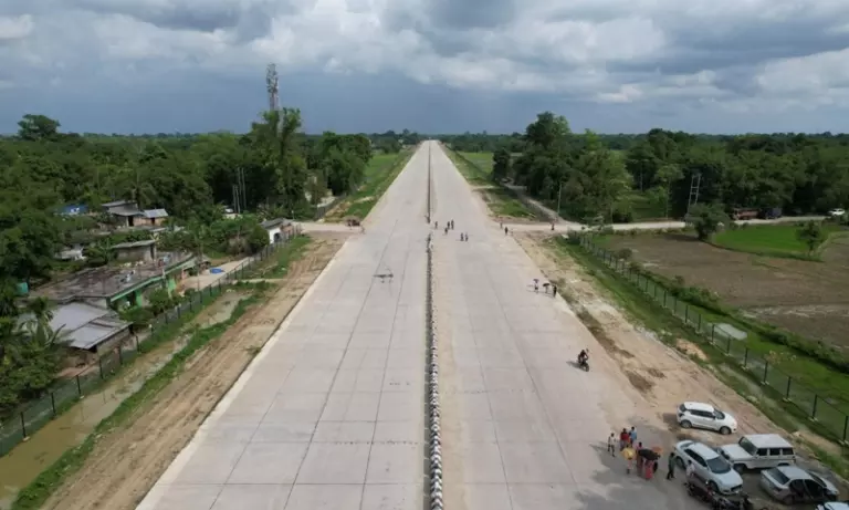 Assam: पीएम मोदी ने मोरन में पूर्वोत्तर की पहली इमरजेंसी लैंडिंग सुविधा का उद्घाटन किया