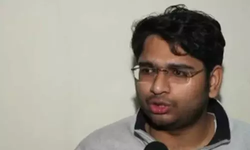 दिल्ली विश्वविद्यालय में पत्रकार पर कथित हमले पर ABVP और वाम दल आमने-सामने दिल्ली विश्वविद्यालय में पत्रकार पर कथित हमले पर ABVP और वाम दल आमने-सामने