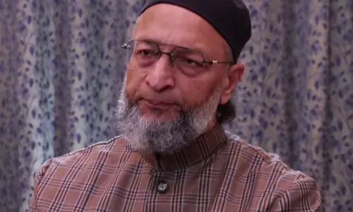 Owaisi ने विवादास्पद वीडियो को लेकर असम के मुख्यमंत्री पर हमला जारी रखा Owaisi ने विवादास्पद वीडियो को लेकर असम के मुख्यमंत्री पर हमला जारी रखा