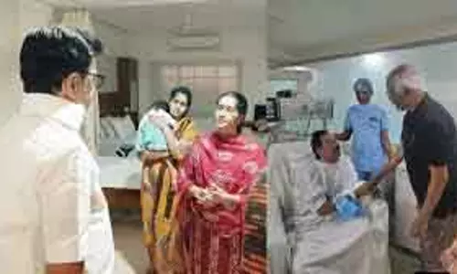 स्टालिन ने अस्पताल में एच राजा से मुलाकात की, जल्द स्वस्थ होने की कामना की