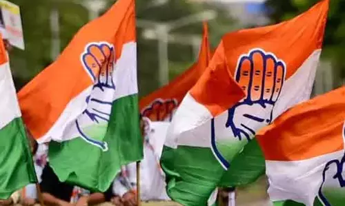 17 कांग्रेसियों ने पार्टी से दिया इस्तीफा, पूर्व मंत्री की बहू भी शामिल