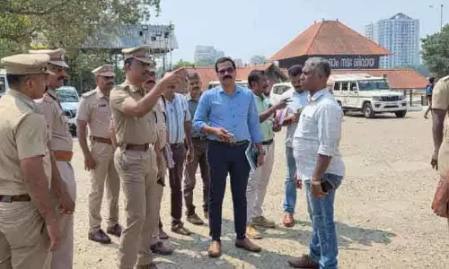 Kerala : कानून और व्यवस्था बनाए रखने के लिए सुरक्षा से समझौता किया Kerala : कानून और व्यवस्था बनाए रखने के लिए सुरक्षा से समझौता किया
