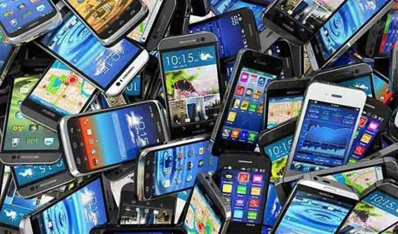 Chandrayangutta  पुलिस ने 32 खोए हुए मोबाइल फोन ढूंढकर वापस किए