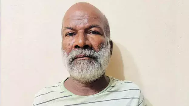 kerala: 88 साल की मां को कुर्सी समेत आंगन में फेंकने के आरोप में बेटा गिरफ्तार kerala: 88 साल की मां को कुर्सी समेत आंगन में फेंकने के आरोप में बेटा गिरफ्तार