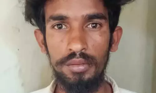 खुलेआम गांजा पी रहा युवक गिरफ्तार