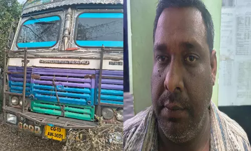 फर्जी नंबर प्लेट वाला ट्रक पकड़ा गया, रोड टैक्स बचाने ड्राइवर का कारनामा फर्जी नंबर प्लेट वाला ट्रक पकड़ा गया, रोड टैक्स बचाने ड्राइवर का कारनामा