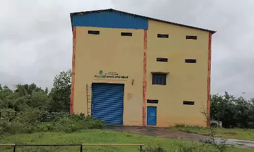 ग्रिड में बिजली नहीं; Project रुका हुआ है