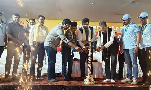 Karnataka ; डंडेली प्रीमियर लीग मैच के लिए एक शानदार ड्राइव Karnataka ; डंडेली प्रीमियर लीग मैच के लिए एक शानदार ड्राइव