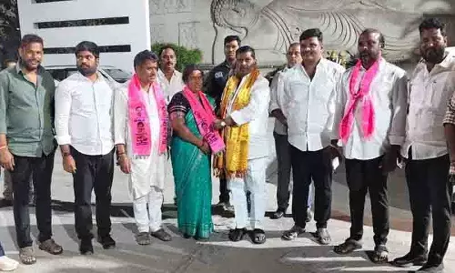 निर्दलीय पार्षद MLA की मौजूदगी में BRS में शामिल हुए