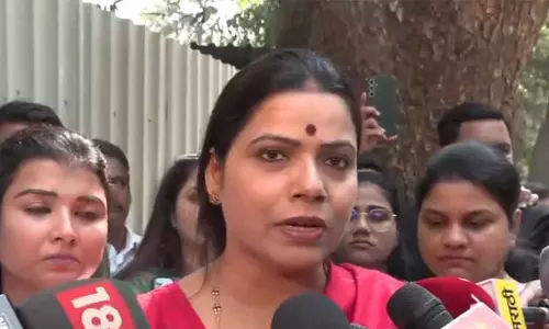 यह बहुत बड़ी लापरवाही है...: Metro स्तंभ गिरने पर मुंबई की मेयर रितु तावड़े यह बहुत बड़ी लापरवाही है...: Metro स्तंभ गिरने पर मुंबई की मेयर रितु तावड़े