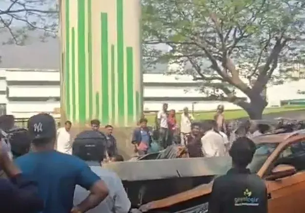 Mumbai में निर्माणाधीन मेट्रो का पिलर गिरने से एक की मौत, चार घायल