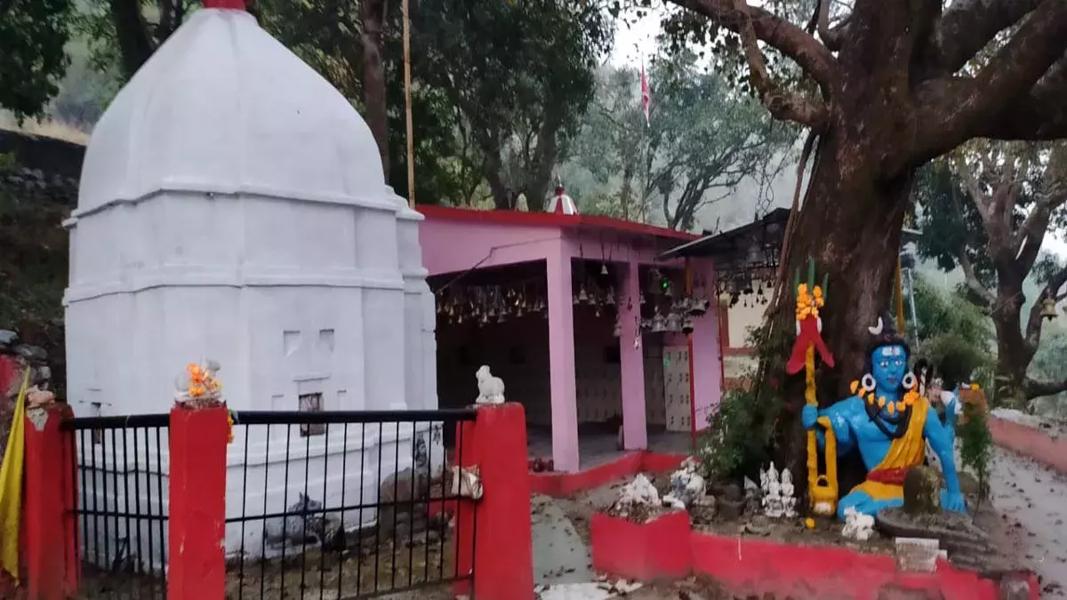 Pauri Garhwal: श्रद्धालुओं के लिए थानेश्वर महादेव मंदिर में सुविधा Pauri Garhwal: श्रद्धालुओं के लिए थानेश्वर महादेव मंदिर में सुविधा