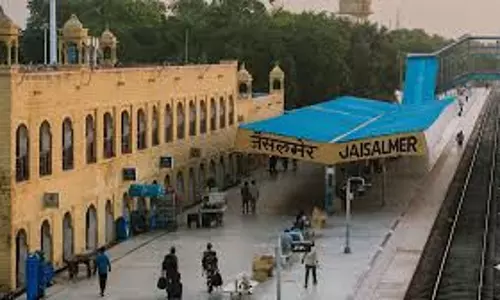 Jodhpur: जैसलमेर स्टेशन में विरासत और आधुनिक तकनीक का संगम Jodhpur: जैसलमेर स्टेशन में विरासत और आधुनिक तकनीक का संगम