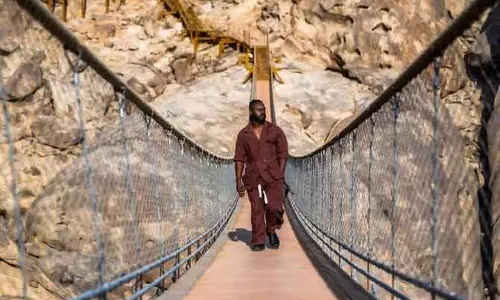 Hamza Hawsawi ने रियाद में द फ्रिज कॉन्सर्ट सीरीज़ KSA में हेडलाइन किया Hamza Hawsawi ने रियाद में द फ्रिज कॉन्सर्ट सीरीज़ KSA में हेडलाइन किया
