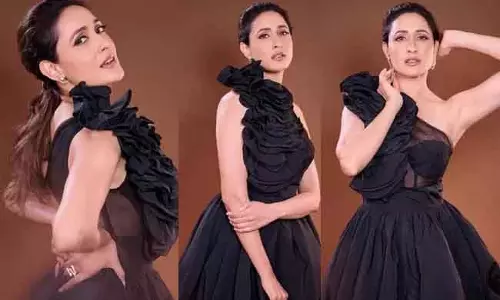 Pragya Jaiswal ने ब्लैक स्लीवलेस गाउन में किया हाई-फ़ैशन स्टेटमेंट Pragya Jaiswal ने ब्लैक स्लीवलेस गाउन में किया हाई-फ़ैशन स्टेटमेंट