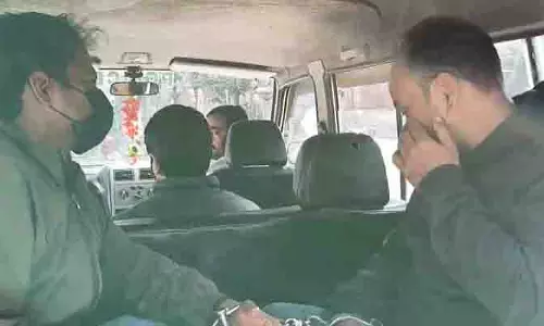 Kalyani AIIMS में नौकरी के लिए धोखाधड़ी जारी; 2 और गिरफ्तार Kalyani AIIMS में नौकरी के लिए धोखाधड़ी जारी; 2 और गिरफ्तार