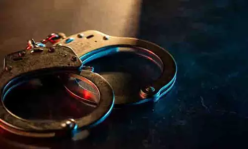 Boyfriend बिल्डिंग से गिरा; 3 महीने पुराने केस में गर्लफ्रेंड अरेस्ट Boyfriend बिल्डिंग से गिरा; 3 महीने पुराने केस में गर्लफ्रेंड अरेस्ट