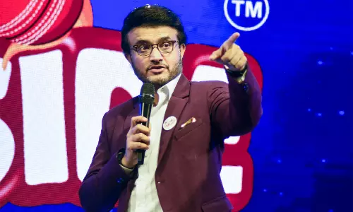 सौरव गांगुली ने द्रविड़ और कुंबले के नाम पर स्टेडियम स्टैंड का नाम रखने के KSCA के फैसले की सराहना की सौरव गांगुली ने द्रविड़ और कुंबले के नाम पर स्टेडियम स्टैंड का नाम रखने के KSCA के फैसले की सराहना की