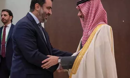 सऊदी विदेश मंत्री ने म्यूनिख में Syrian से मुलाकात की सऊदी विदेश मंत्री ने म्यूनिख में Syrian से मुलाकात की