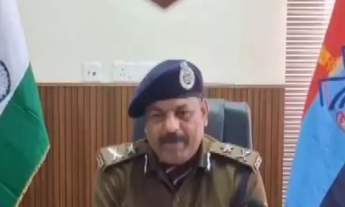 देहरादून एमकेपी कॉलेज में एसएससी परीक्षा में नकल गिरोह STF ने पकड़ा देहरादून एमकेपी कॉलेज में एसएससी परीक्षा में नकल गिरोह STF ने पकड़ा