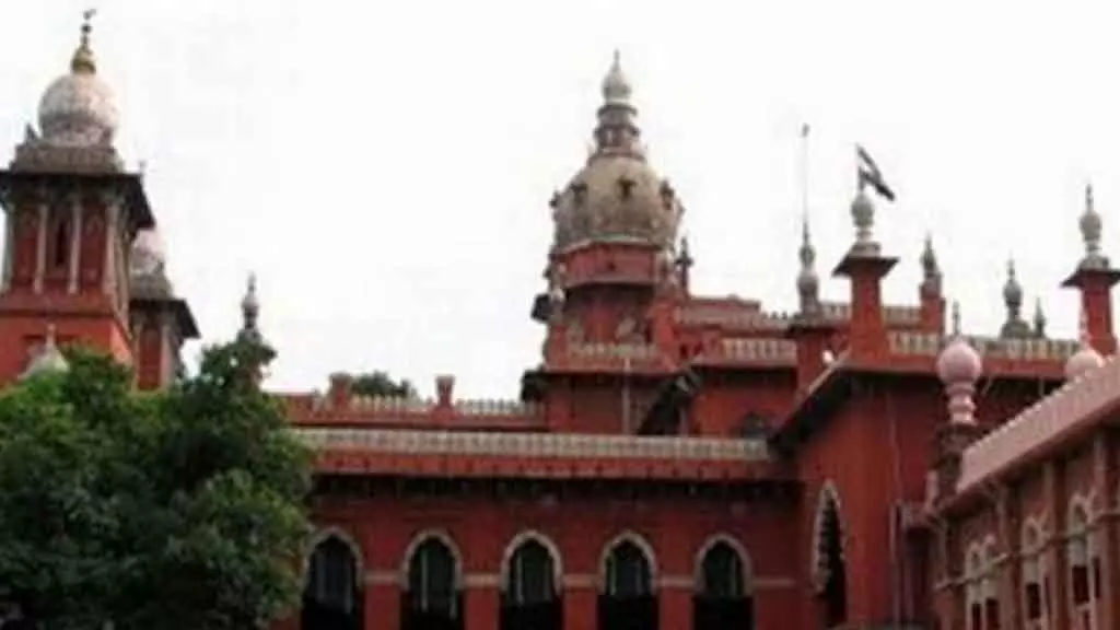 मर्डर केस में 16 लोग बरी: Lower कोर्ट का फैसला पलटा गया मर्डर केस में 16 लोग बरी: Lower कोर्ट का फैसला पलटा गया
