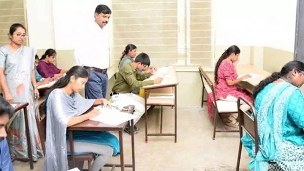 टीचर्स सिलेक्शन बोर्ड ने बताया कि 4 और 5 जुलाई को टीचर्स के लिए TET एग्जाम होगा टीचर्स सिलेक्शन बोर्ड ने बताया कि 4 और 5 जुलाई को टीचर्स के लिए TET एग्जाम होगा