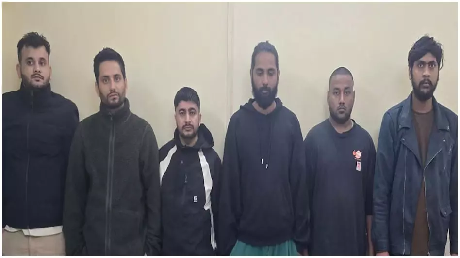 बेटिंग ऐप के जरिए ठगी करने वाले गिरोह का भंडाफोड़, 6 दबोचे गए बेटिंग ऐप के जरिए ठगी करने वाले गिरोह का भंडाफोड़, 6 दबोचे गए