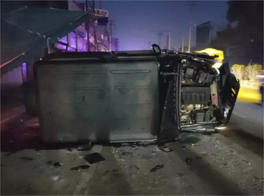 Punjab: तेज रफ्तार Thar ने बाइक सवार को उड़ाया, युवक घायल Punjab: तेज रफ्तार Thar ने बाइक सवार को उड़ाया, युवक घायल