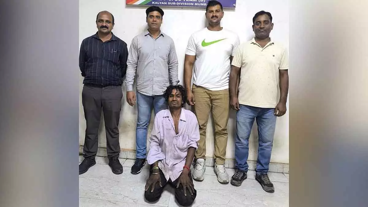 सेंट्रल रेलवे RPF ने वंदे भारत एक्सप्रेस के टॉयलेट में सांप रखने के आरोप में नासिक के आदमी को गिरफ्तार किया सेंट्रल रेलवे RPF ने वंदे भारत एक्सप्रेस के टॉयलेट में सांप रखने के आरोप में नासिक के आदमी को गिरफ्तार किया