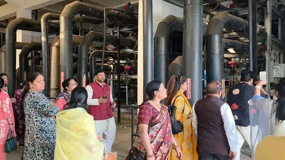 Indore : वेस्ट-टू-एनर्जी और एसटीपी प्लांट का निरीक्षण करने के लिए पार्षदों ने विजाग का दौरा किया Indore : वेस्ट-टू-एनर्जी और एसटीपी प्लांट का निरीक्षण करने के लिए पार्षदों ने विजाग का दौरा किया
