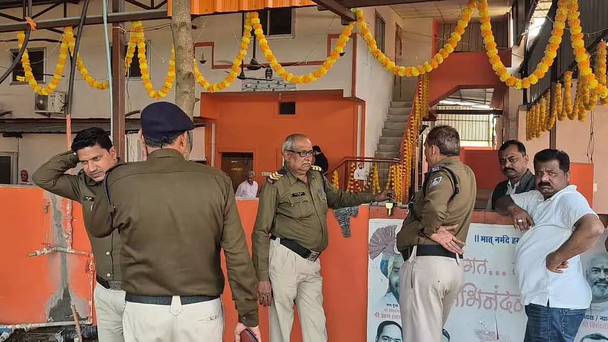Bhopal : नेता प्रतिपक्ष समेत अन्य नेताओं ने उत्तम स्वामी के साथ फोटो डिलीट किए Bhopal : नेता प्रतिपक्ष समेत अन्य नेताओं ने उत्तम स्वामी के साथ फोटो डिलीट किए