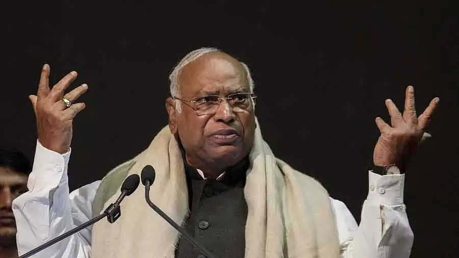 Mallikarjun खड़गे ने कांग्रेस की तेलंगाना नगर निगम चुनावों में जीत की तारीफ की Mallikarjun खड़गे ने कांग्रेस की तेलंगाना नगर निगम चुनावों में जीत की तारीफ की