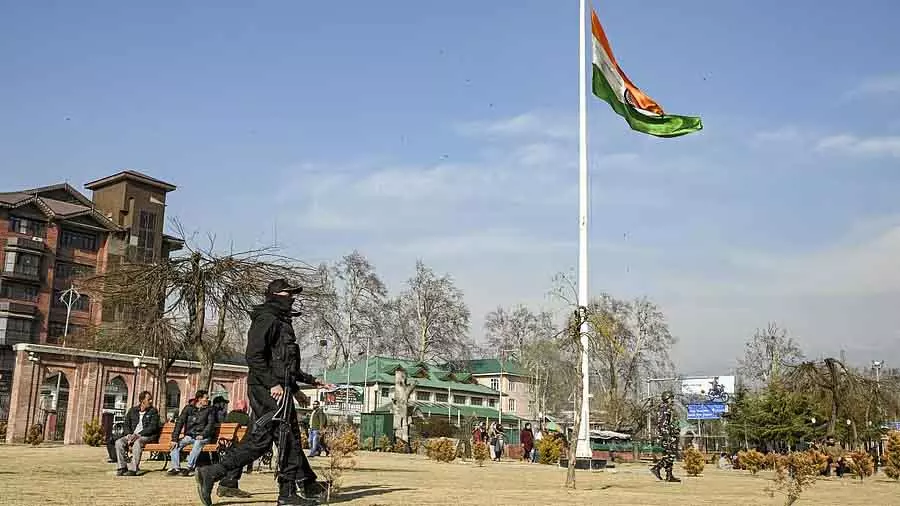 14 February , 2019 पुलवामा हमला: वह दिन जिसने जम्मू-कश्मीर को बदल दिया 14 February , 2019 पुलवामा हमला: वह दिन जिसने जम्मू-कश्मीर को बदल दिया
