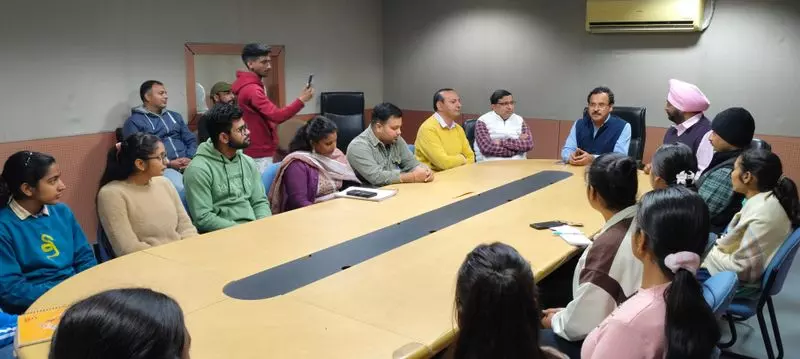 डिजिटल युग में भी रेडियो प्रासंगिक बना हुआ है CDLU VC डिजिटल युग में भी रेडियो प्रासंगिक बना हुआ है CDLU VC