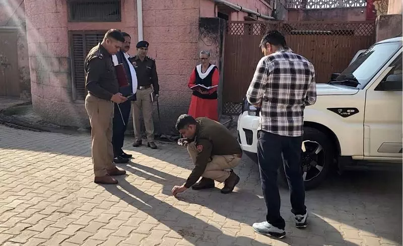 Rohtak में दिनदहाड़े दो भाइयों की बेरहमी से हत्या, 9 पर केस दर्ज Rohtak में दिनदहाड़े दो भाइयों की बेरहमी से हत्या, 9 पर केस दर्ज