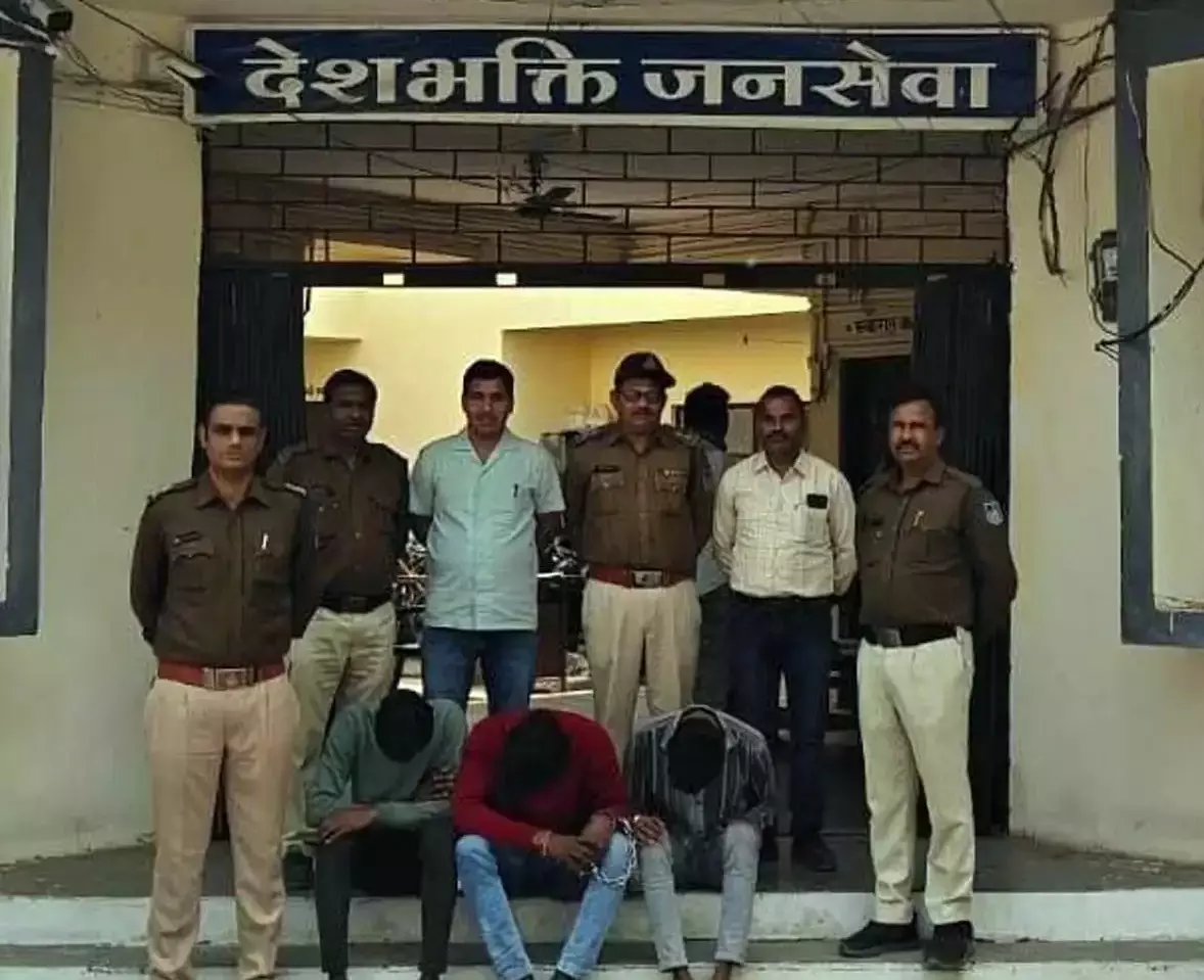 Ujjain: एसपी ने पूर्व पुलिसकर्मी के पुत्र को नियुक्ति दी Ujjain: एसपी ने पूर्व पुलिसकर्मी के पुत्र को नियुक्ति दी