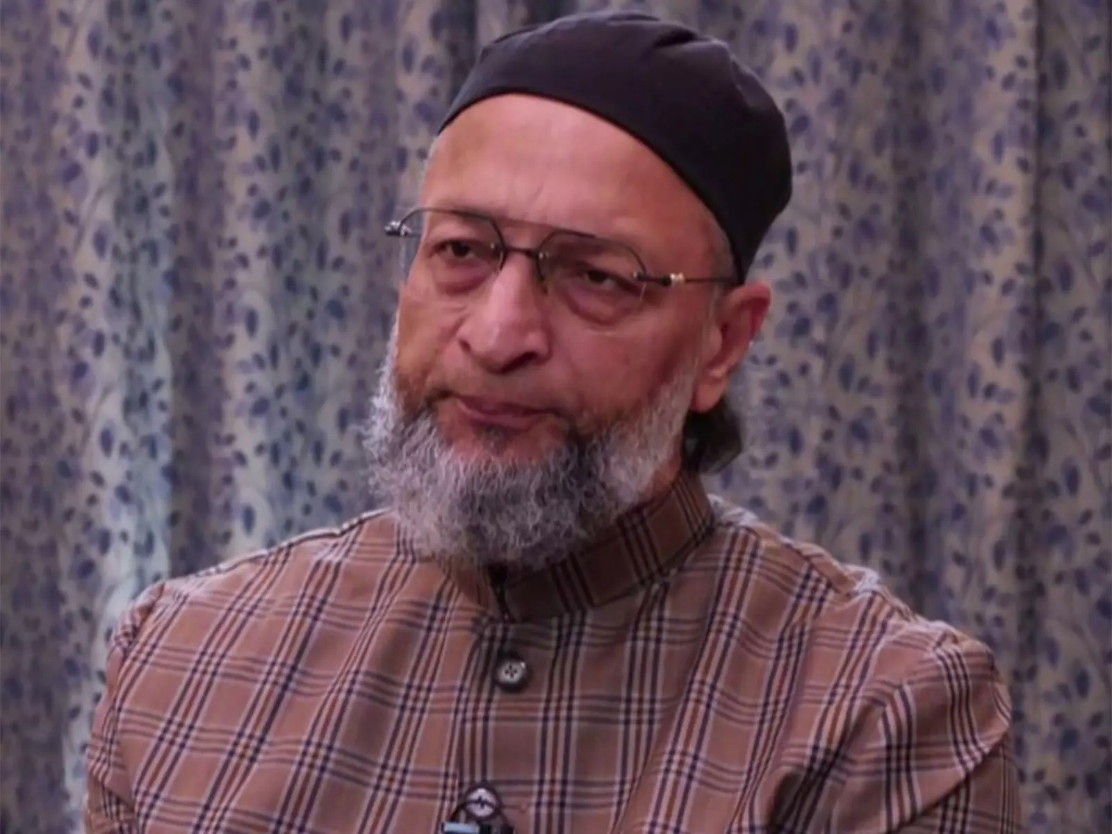Owaisi ने विवादास्पद वीडियो को लेकर असम के मुख्यमंत्री पर हमला जारी रखा Owaisi ने विवादास्पद वीडियो को लेकर असम के मुख्यमंत्री पर हमला जारी रखा