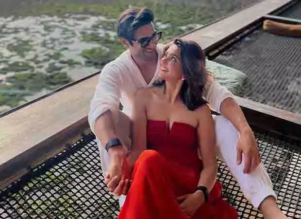 कृति खरबंदा ने पुलकित सम्राट के साथ रोमांटिक “Hello Valentine” तस्वीर शेयर की कृति खरबंदा ने पुलकित सम्राट के साथ रोमांटिक “Hello Valentine” तस्वीर शेयर की