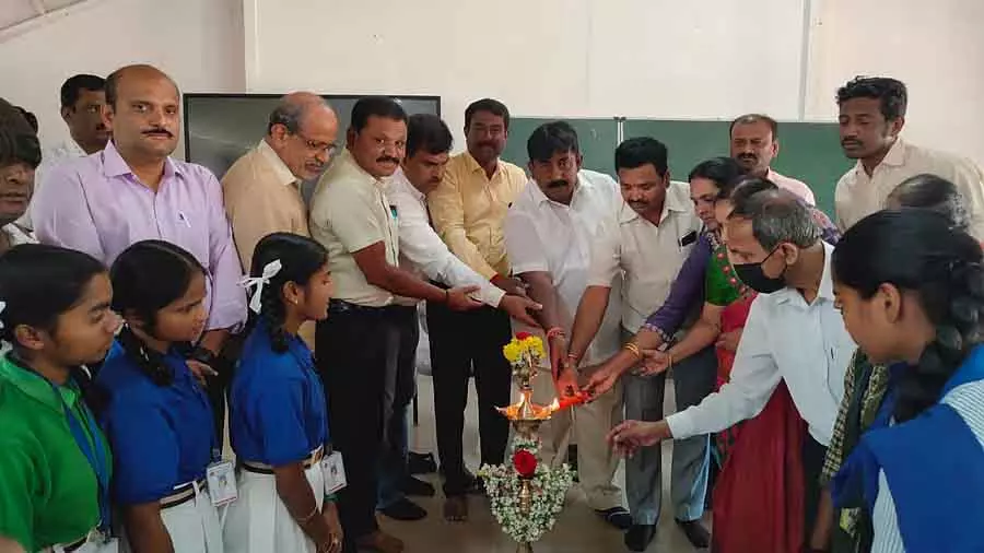 SSLC बच्चों के लिए परीक्षा वर्कशॉप SSLC बच्चों के लिए परीक्षा वर्कशॉप