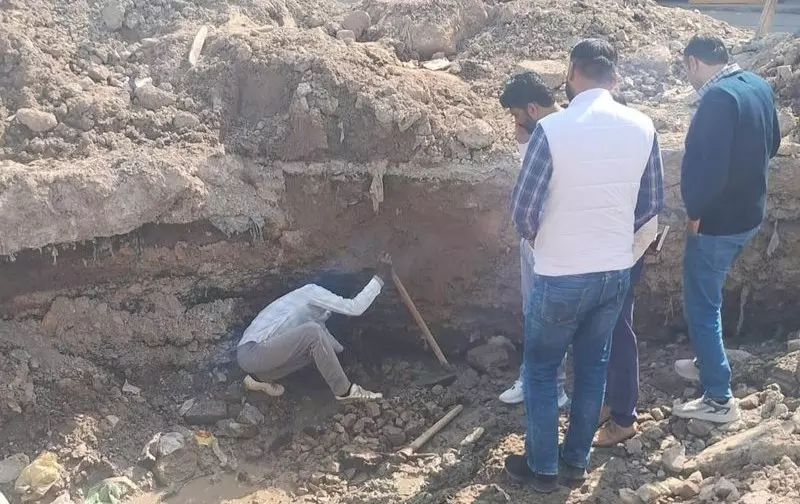 Bhiwani: हनुमान गेट चौक पर सड़क धंसने का राज खुला Bhiwani: हनुमान गेट चौक पर सड़क धंसने का राज खुला