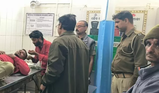 Balasore में हिंसक झड़प में कई लोग घायल Balasore में हिंसक झड़प में कई लोग घायल