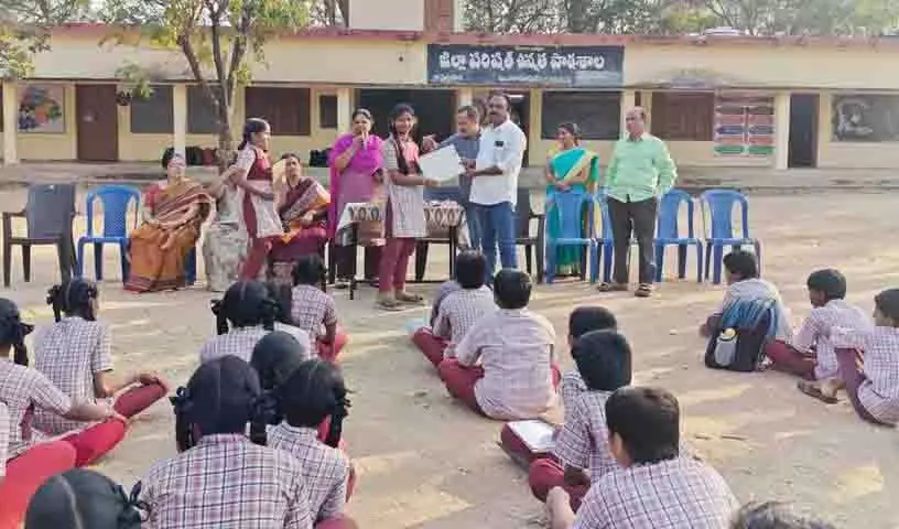 पुट्टपका ZPHS में अंग्रेजी भाषा दिवस मनाया गया पुट्टपका ZPHS में अंग्रेजी भाषा दिवस मनाया गया