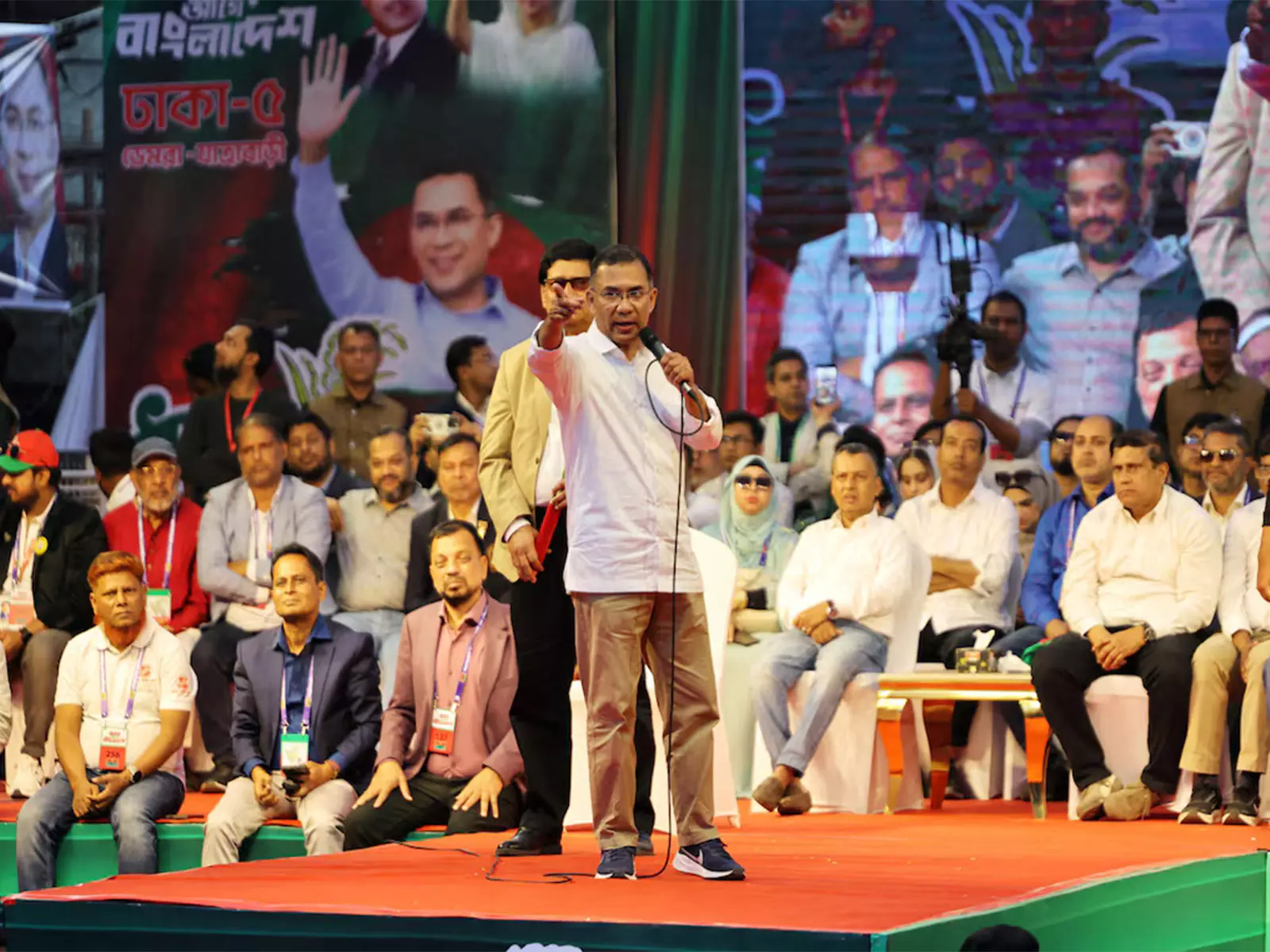 “हमें एकजुट रहना होगा”: BNP की निर्णायक चुनावी जीत के बाद तारिक रहमान का बयान “हमें एकजुट रहना होगा”: BNP की निर्णायक चुनावी जीत के बाद तारिक रहमान का बयान