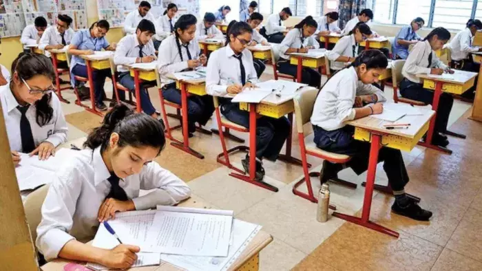 Patna: बिहार बोर्ड और CBSE की 10वीं परीक्षा की तारीख घोषित Patna: बिहार बोर्ड और CBSE की 10वीं परीक्षा की तारीख घोषित